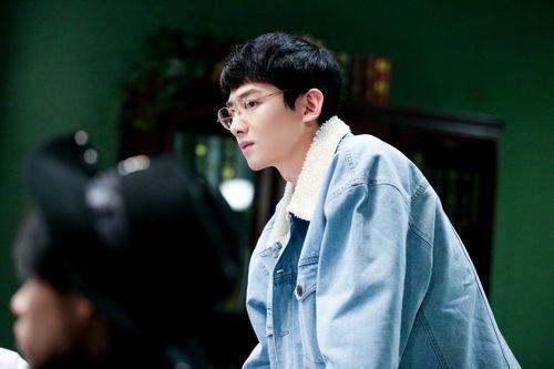 白敬亭照片明星大侦探,明星大侦探中的智慧与魅力