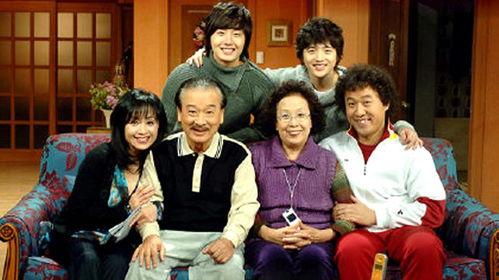 搞笑一家人简介,笑料百出，温馨满溢的家庭喜剧